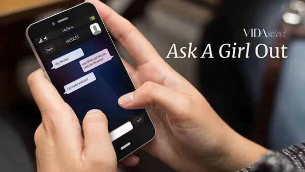 How to Ask a Girl Out Online the Right Way