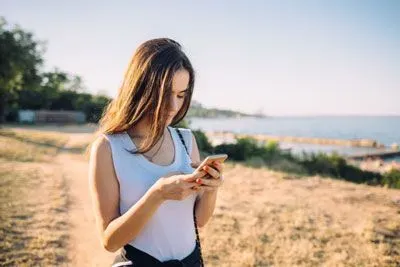 10 Go-To Tinder Openers That Actually Work [Tested By Experts!]