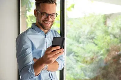 7 Ways To Attract Better Matches With Your Hinge Photos!