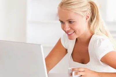 10 Questions To Ask A Girl You Like Online [That Get Responses!]