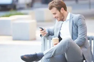 5 Expert Dating Profile Tips For Guys [Attract Better Matches!]