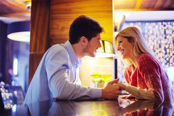 Expert First Date Conversation Tips [Get A 2nd Date!]