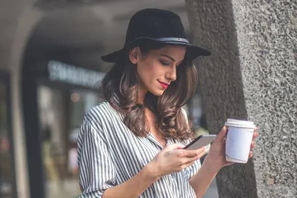 Tinder Conversation Guide: What to Say & When