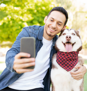 Hinge user recording himself and his dog for a video prompt