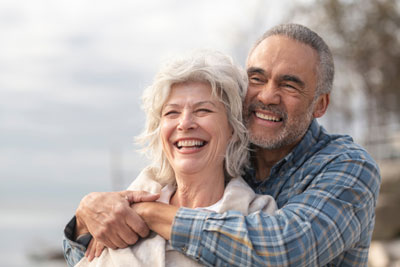 SilverSingles Review: Best Dating Site For Singles Over 50? 10 Happy senior couple