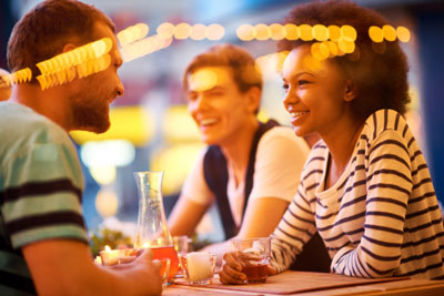 Speed Dating 101: Essential Tips for Instant Connections 5 Man and woman on a speed date